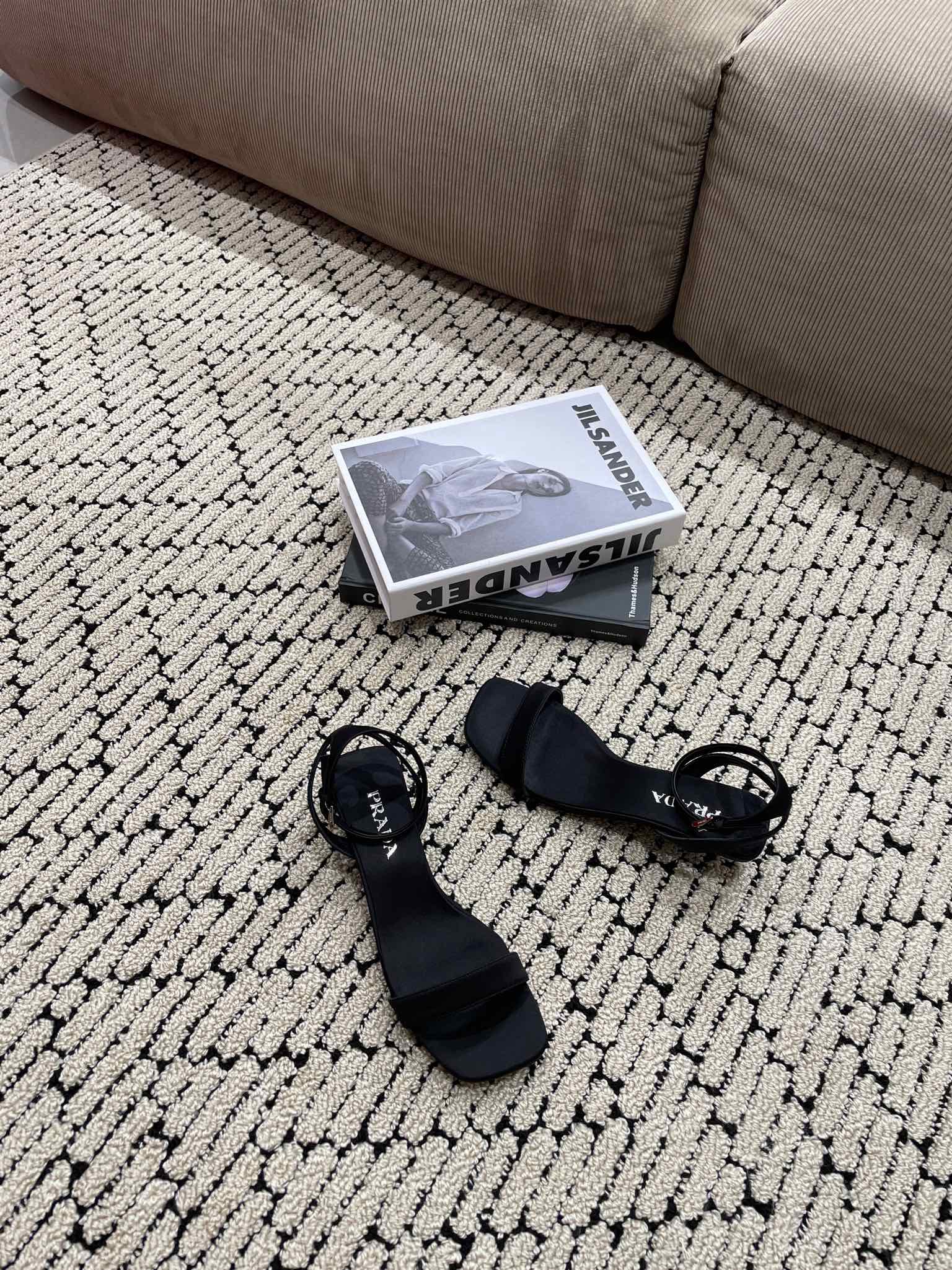 PRADA TRIANGLE HEEL SATIN SANLS BLACK
