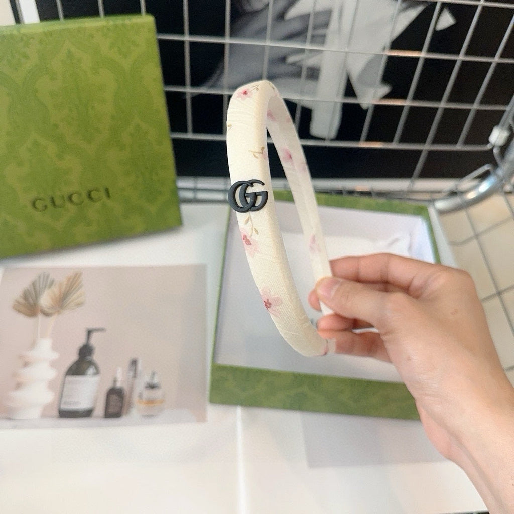 GUCCI HEADBAND IN WHITE FLOWER PRINT SILK 418913
