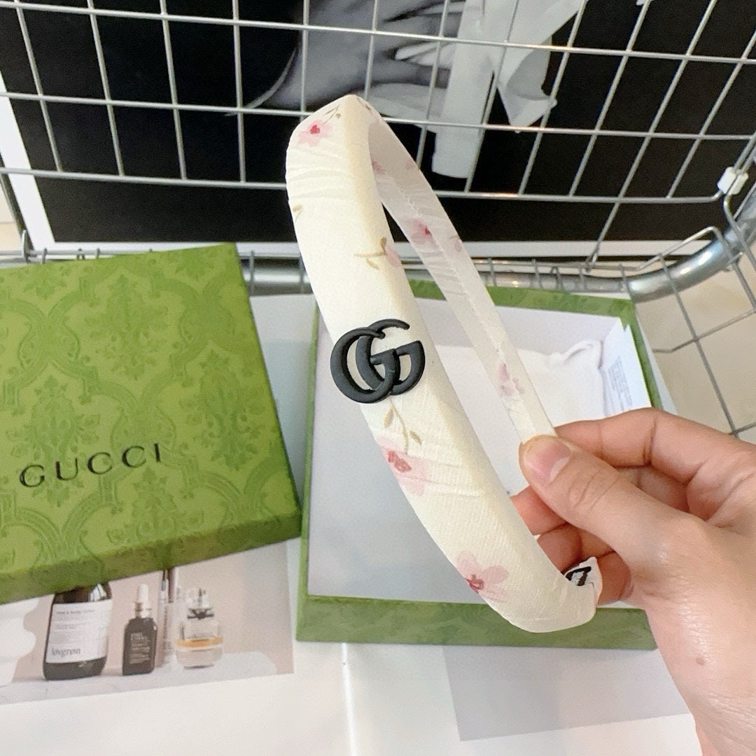 GUCCI HEADBAND IN WHITE FLOWER PRINT SILK 418913