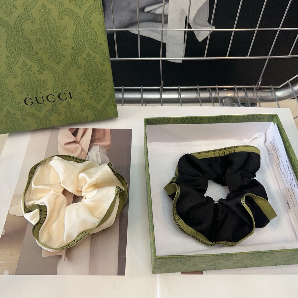 GUCCI SCRUNCHIE IN BLACK AND GREEN TRIM SILK 432904