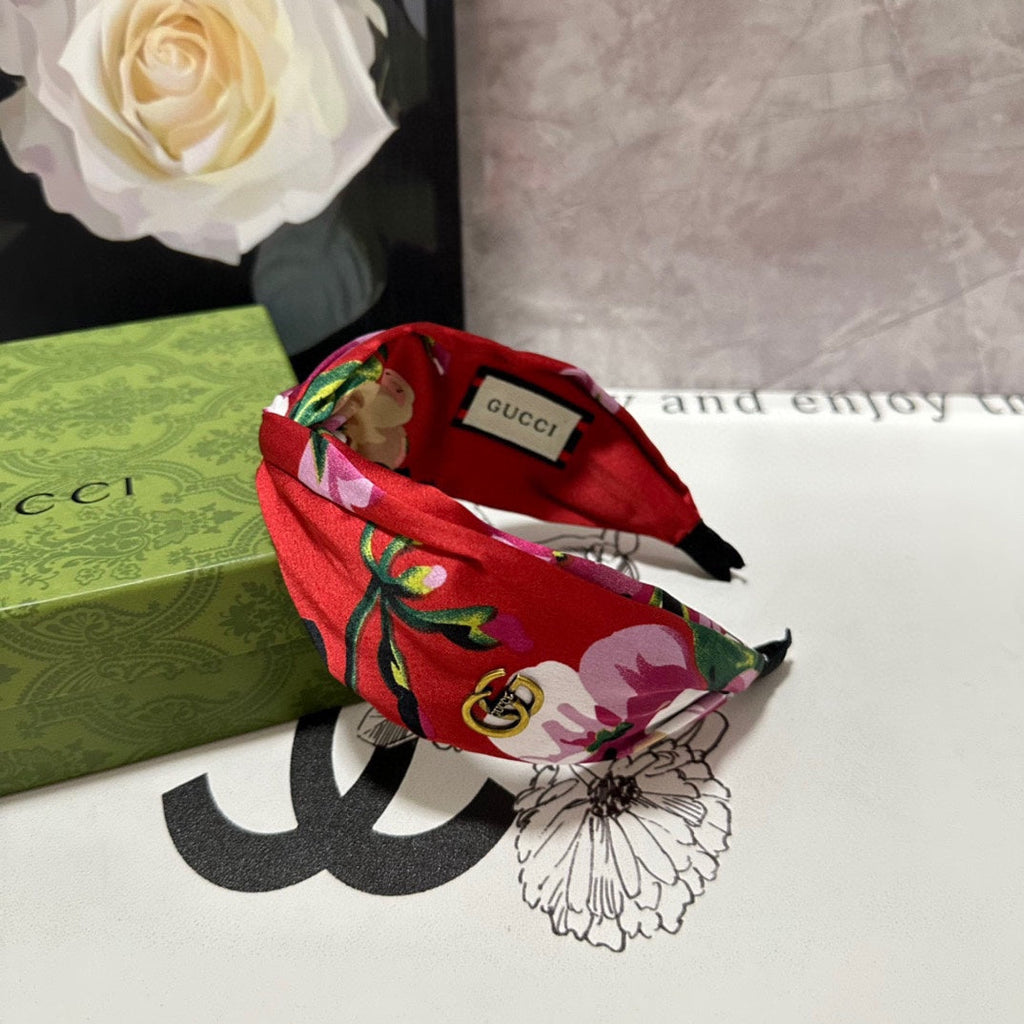 GUCCI HAIRBAND IN RED FLORAL SILK 252675