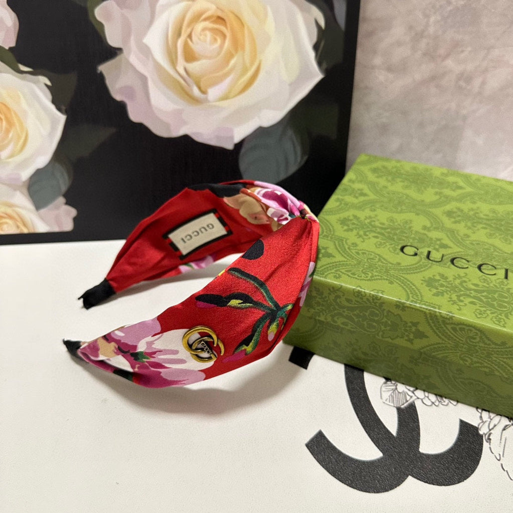 GUCCI HAIRBAND IN RED FLORAL SILK 252675
