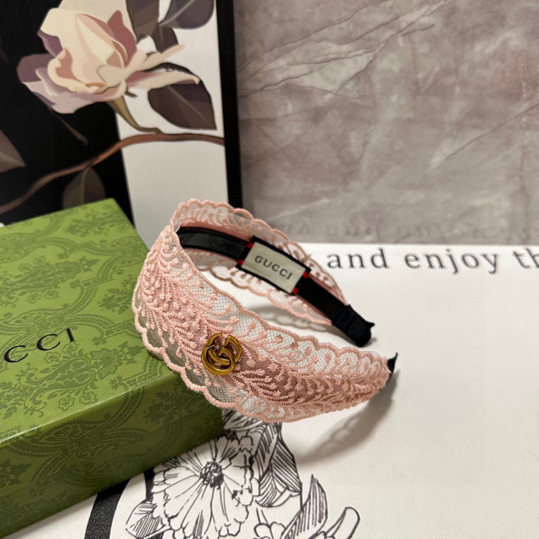GUCCI HAIRBAND IN LIGHT PINK LACE 295831
