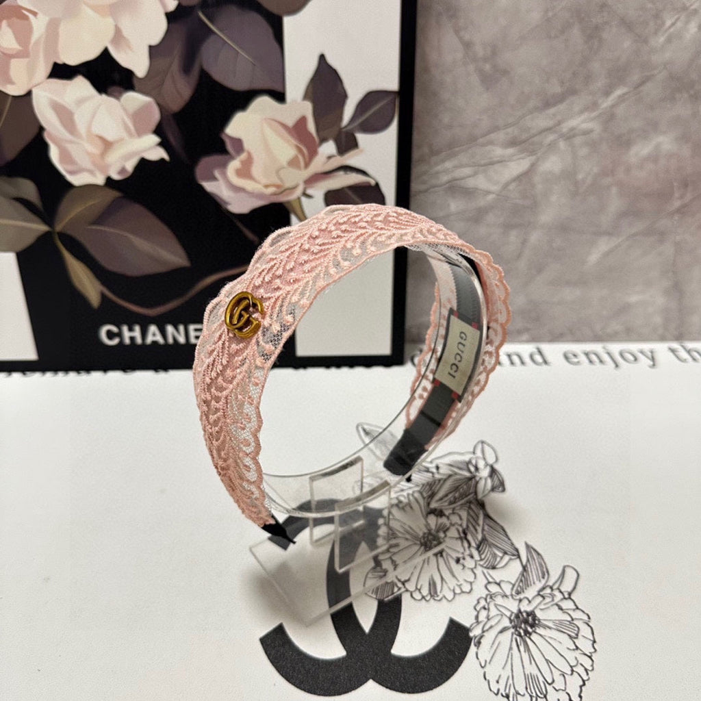 GUCCI HAIRBAND IN LIGHT PINK LACE 295831