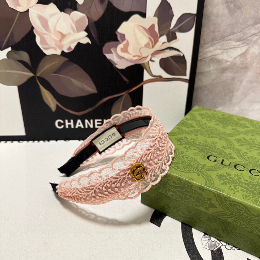 GUCCI HAIRBAND IN LIGHT PINK LACE 295831