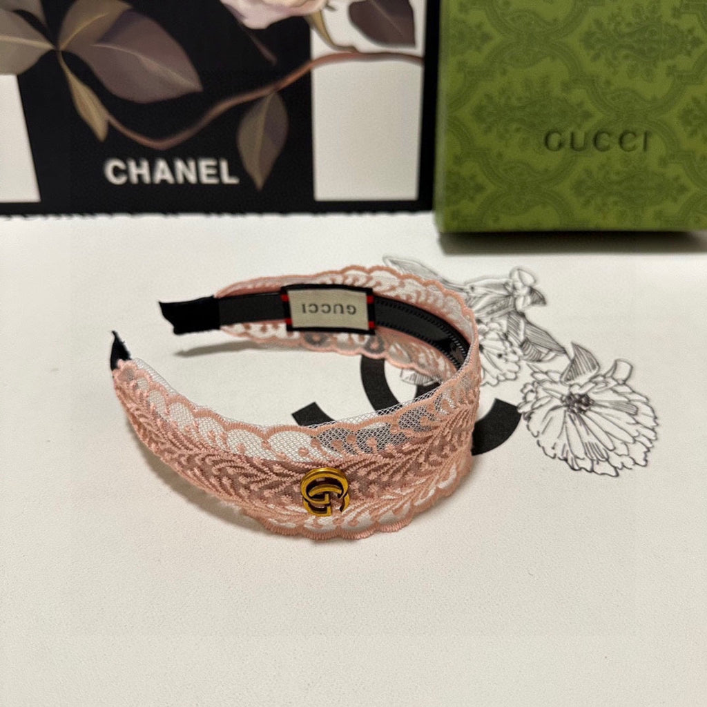 GUCCI HAIRBAND IN LIGHT PINK LACE 295831