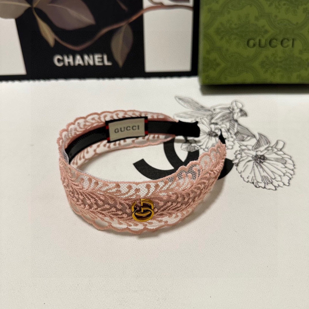 GUCCI HAIRBAND IN LIGHT PINK LACE 295831