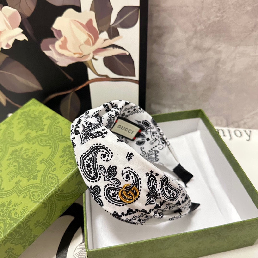 GUCCI HAIRBAND IN WHITE AND BLACK PATTERN FABRIC 299347