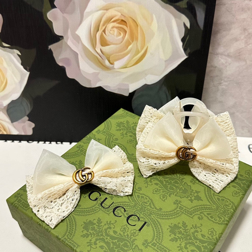 GUCCI SET CLAW CLIP AND HAIR CLIP IN WARM WHITE LACE AND CHIFFON 355247