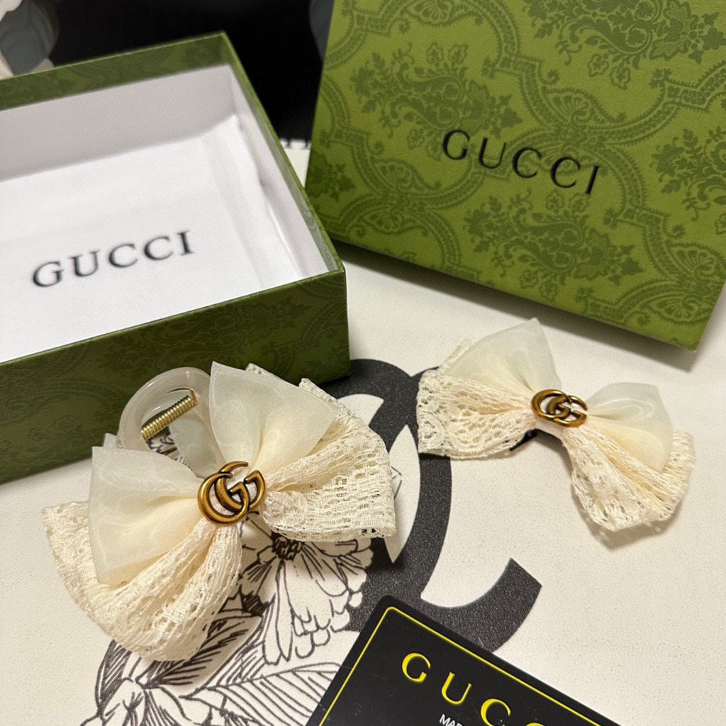 GUCCI SET CLAW CLIP AND HAIR CLIP IN WARM WHITE LACE AND CHIFFON 355247