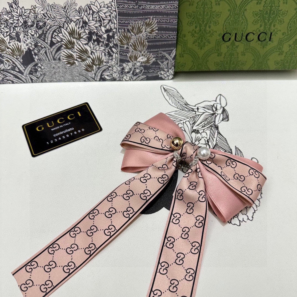 GUCCI RIBBON BOW HAIR CLIP IN BABY PINK RE-NYLON ATTACHED PEARL 358259