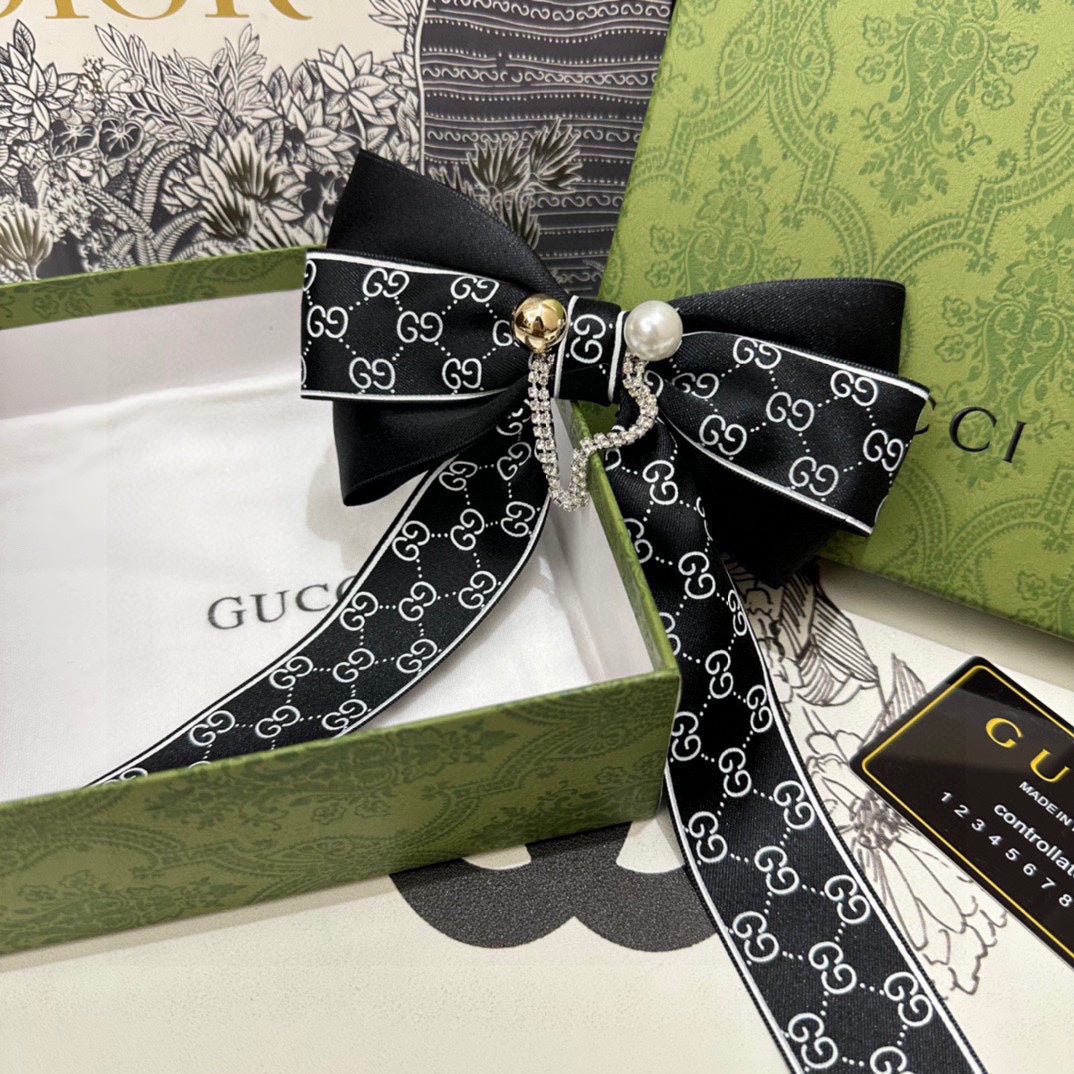 GUCCI RIBBON BOW HAIR CLIP IN BLACK RE-NYLON ATTACHED PEARL 358260