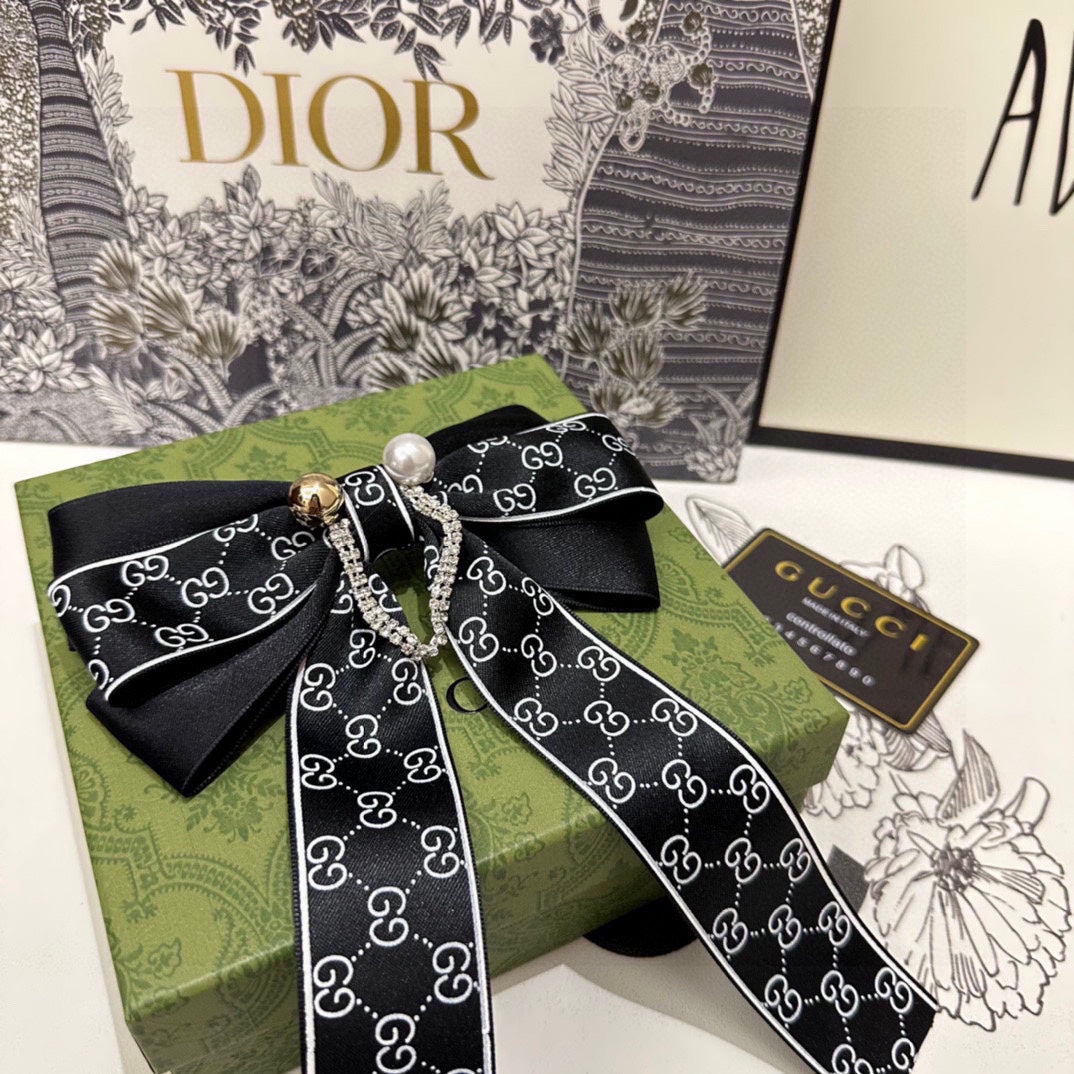GUCCI RIBBON BOW HAIR CLIP IN BLACK RE-NYLON ATTACHED PEARL 358260