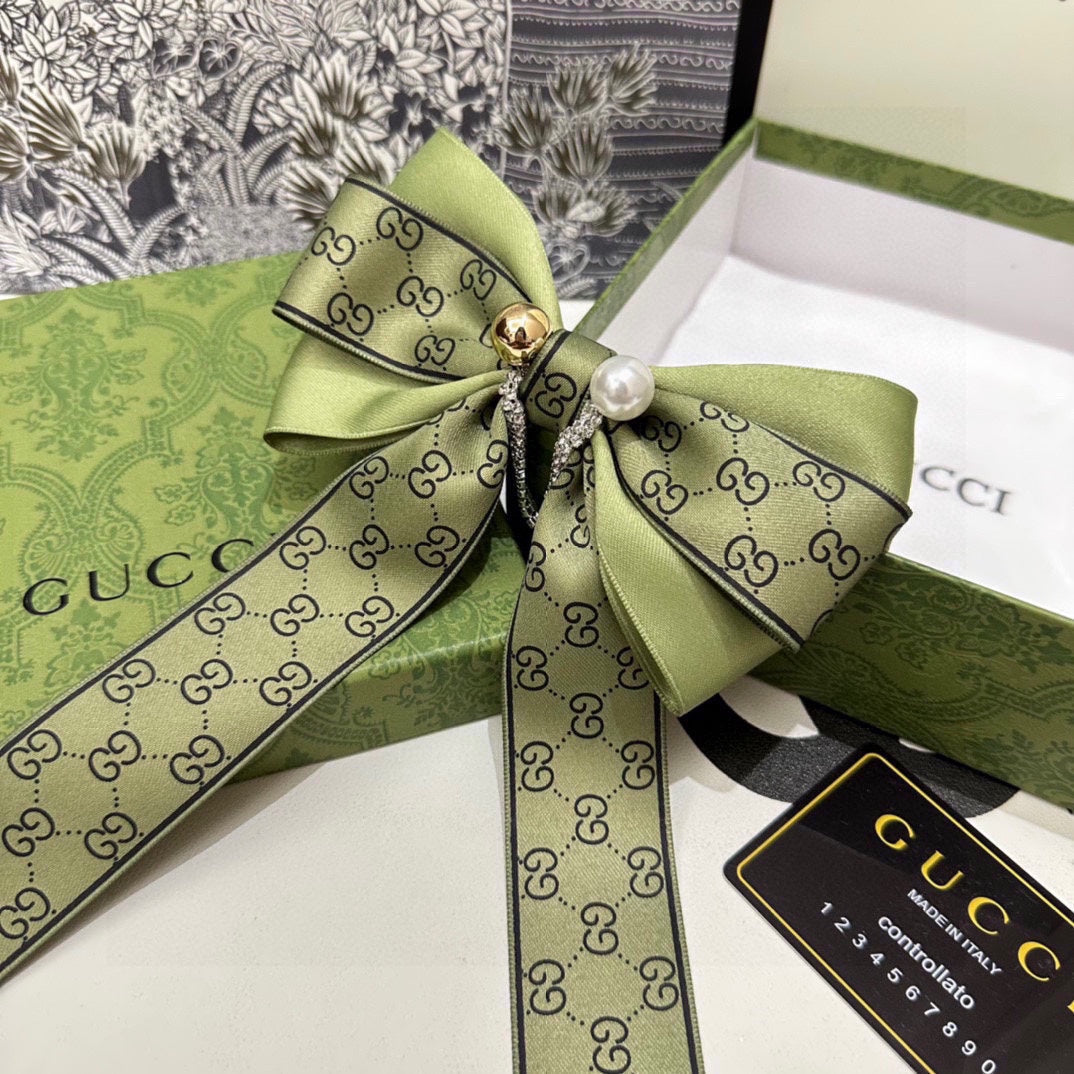 GUCCI RIBBON BOW HAIR CLIP IN OLIVE GREEN RE-NYLON ATTACHED PEARL 358261
