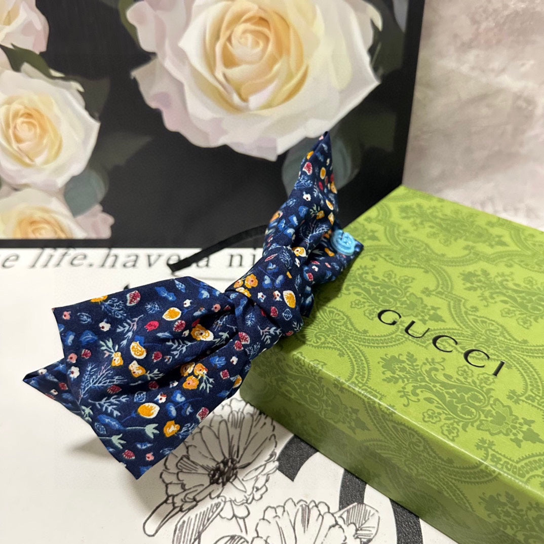 GUCCI HAIRBAND IN NAVY BLUE FLORAL FABRIC 385854