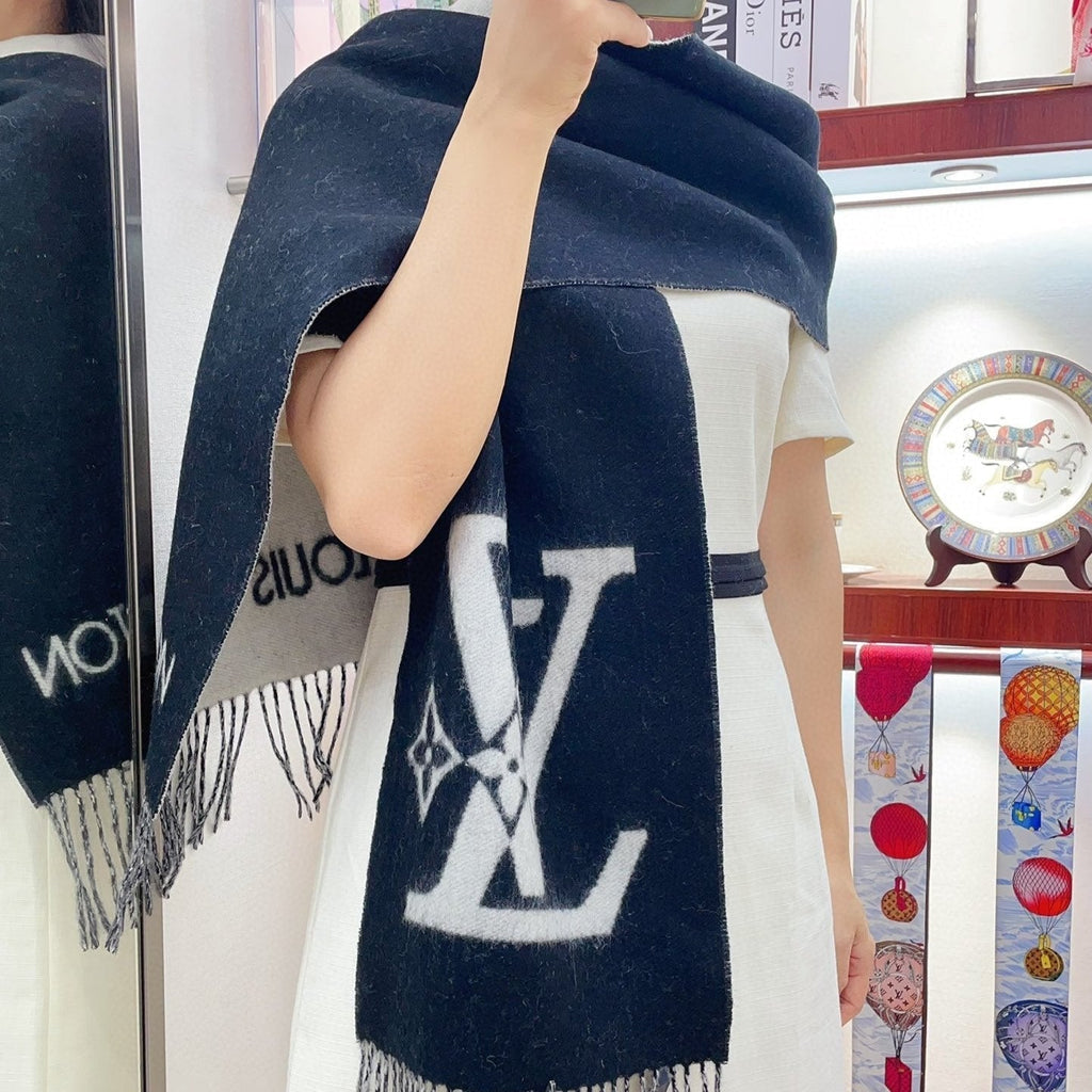LOUIS VUITTON SMASH SCARF 210 CM IN BLACK WOOL 390965