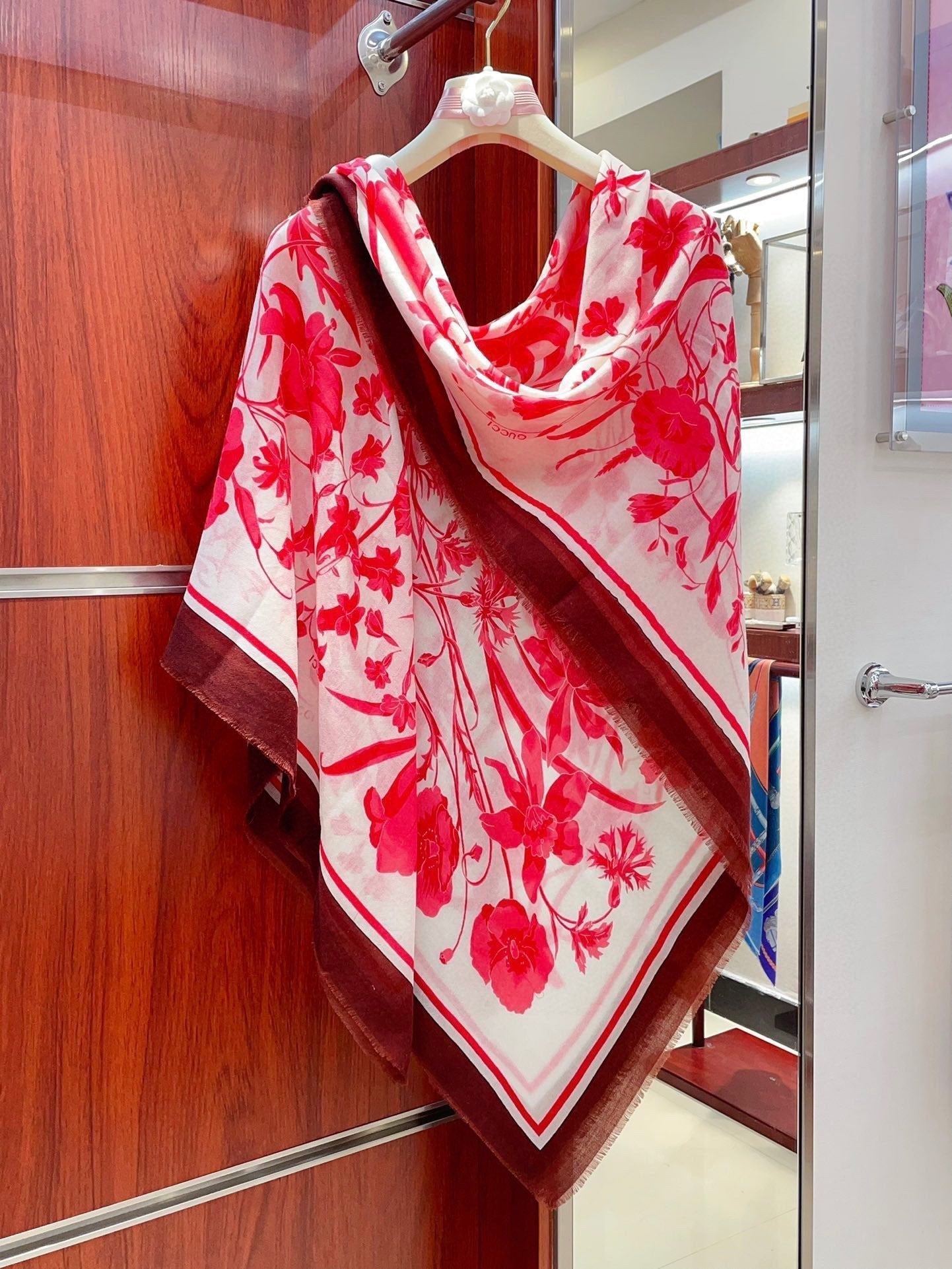 GUCCI SQUARE SCARF 140 CM IN ROSE RED CASHMERE 398256