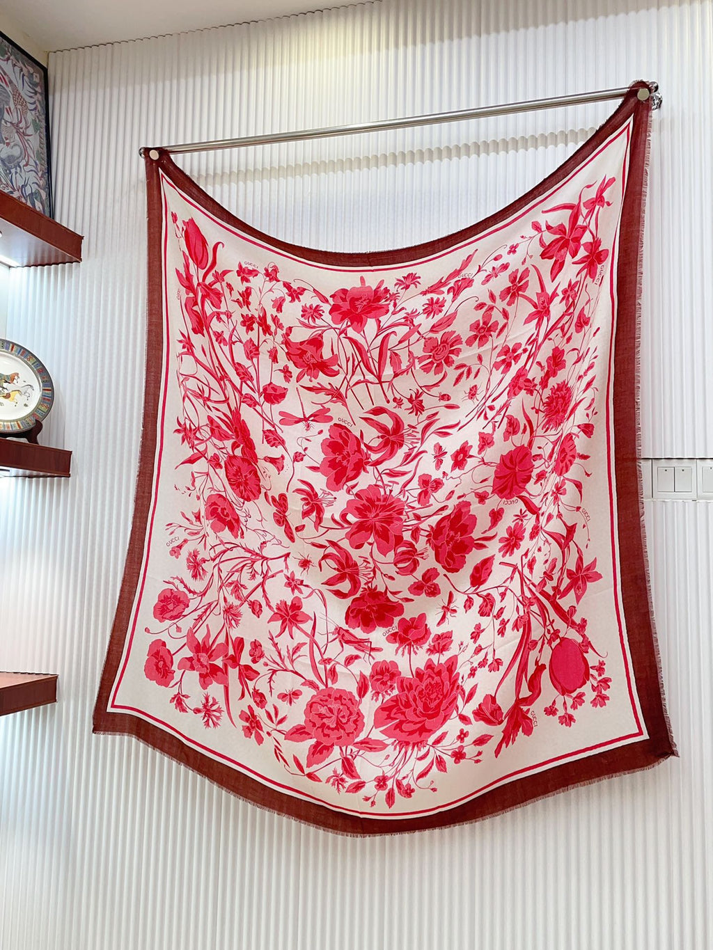 GUCCI SQUARE SCARF 140 CM IN ROSE RED CASHMERE 398256