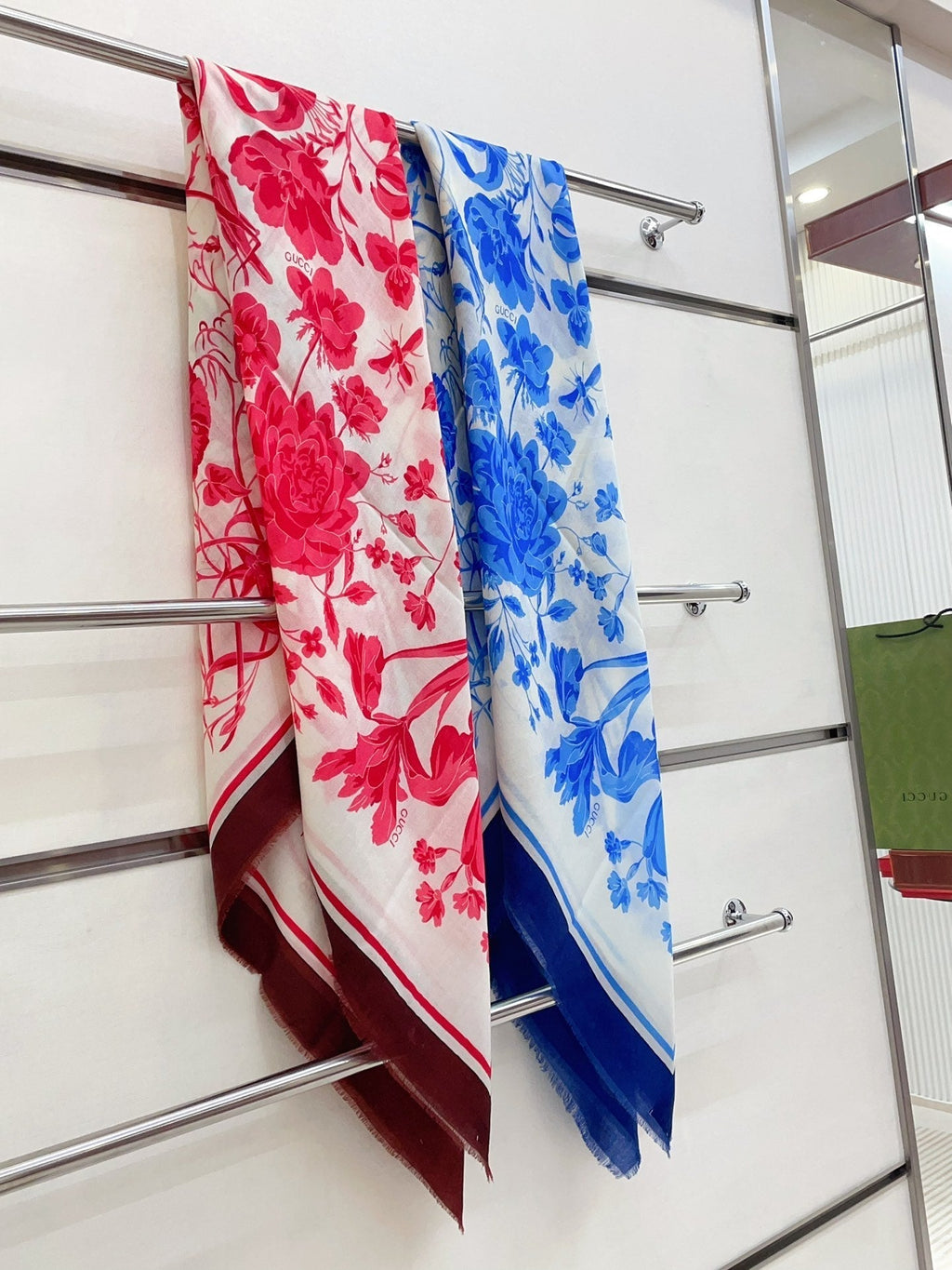 GUCCI SQUARE SCARF 140 CM IN MAYA BLUE CASHMERE 398257