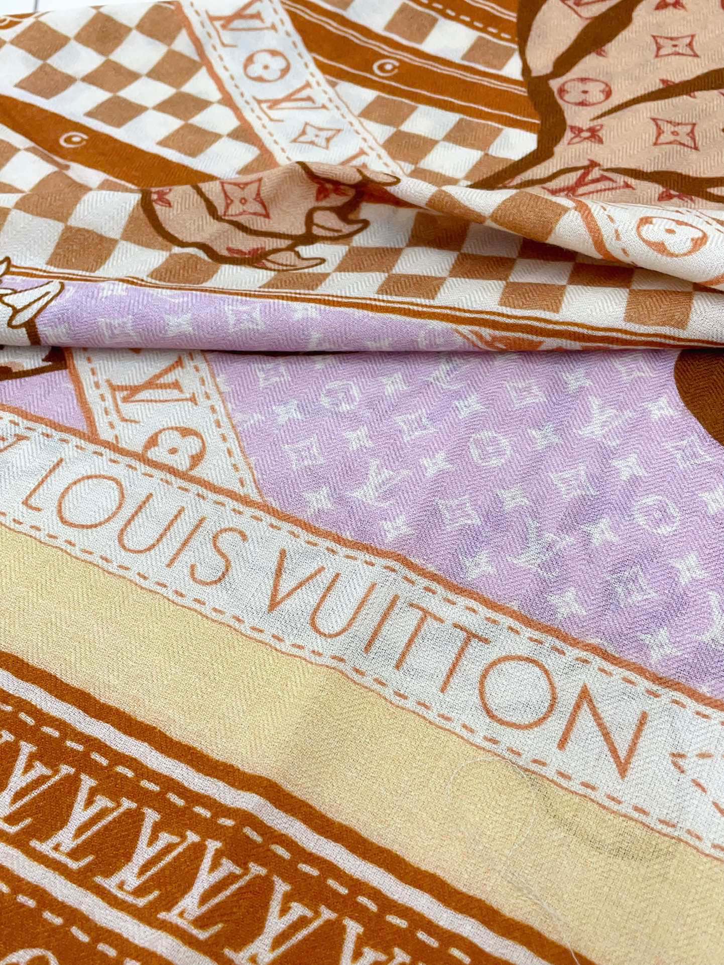 LOUIS VUITTON FELINE DUO 140 CM SQUARE SILK SCARF COLORFUL 398281