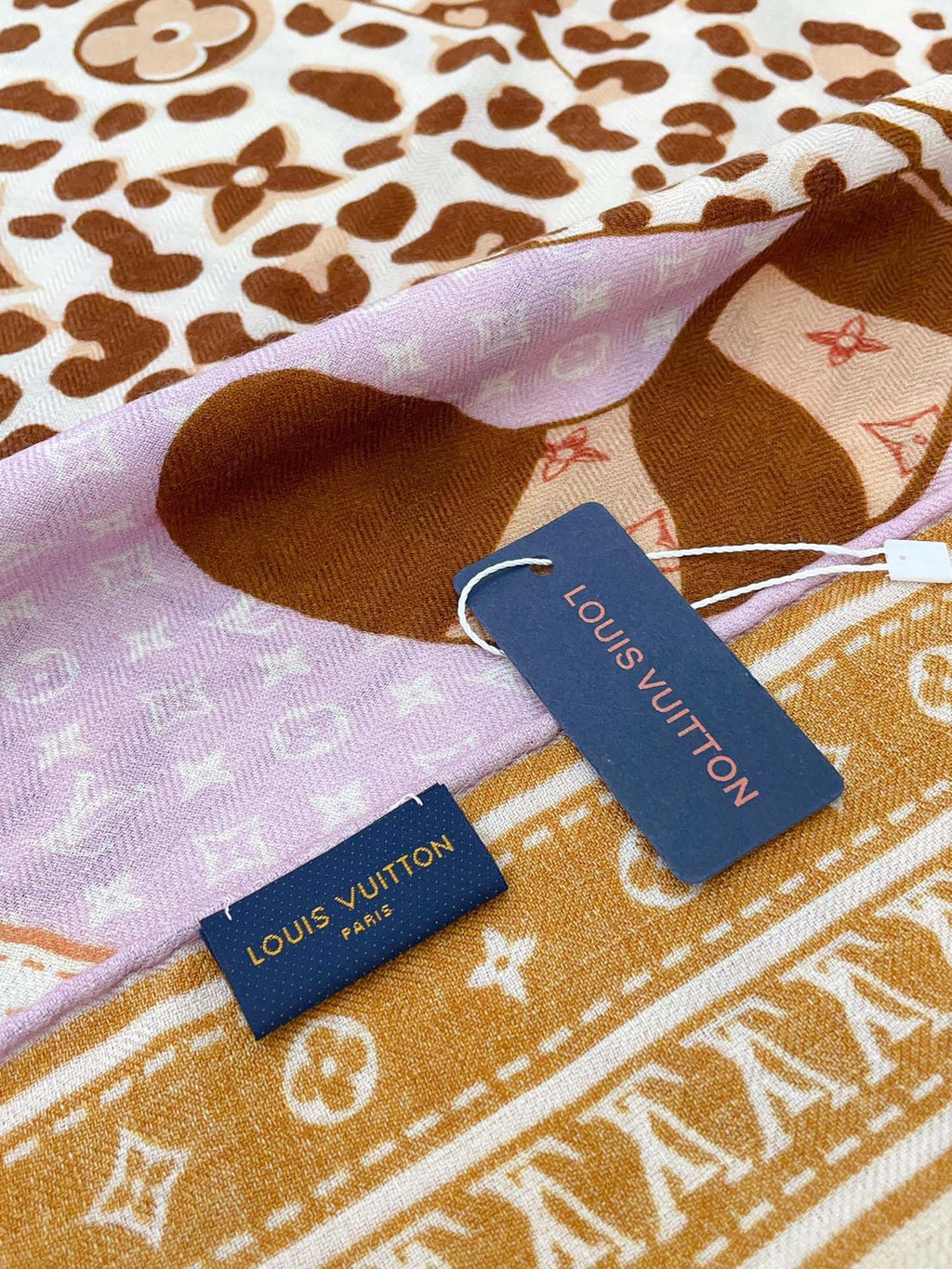 LOUIS VUITTON FELINE DUO 140 CM SQUARE SILK SCARF COLORFUL 398281