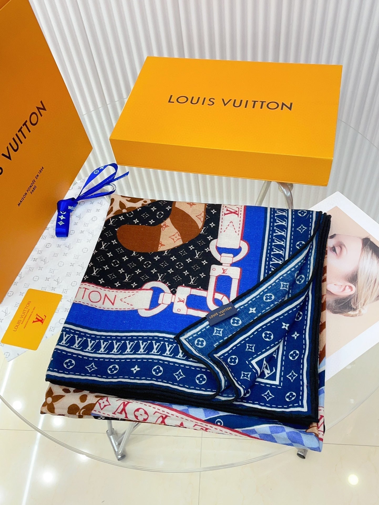LOUIS VUITTON FELINE DUO 140 CM SQUARE SILK SCARF COLORFUL 398282