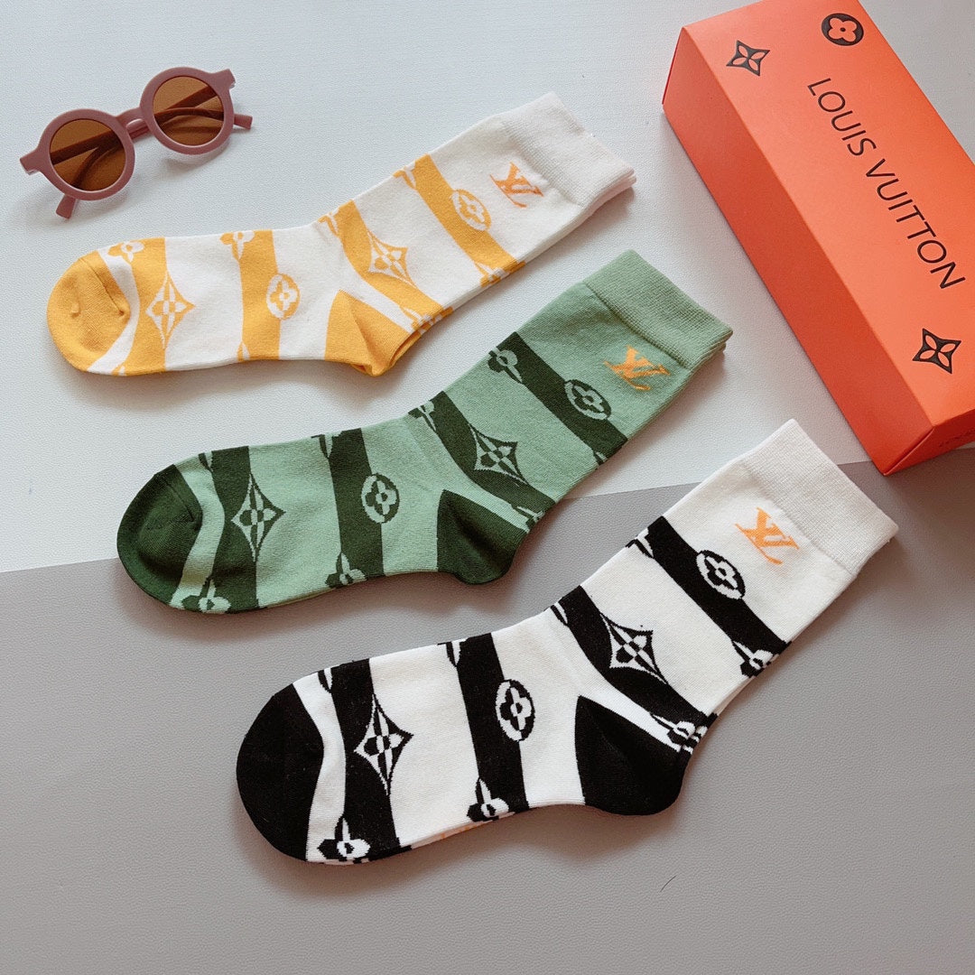LOUIS VUITTON CREW SOCKS 172256 (1 BOX)