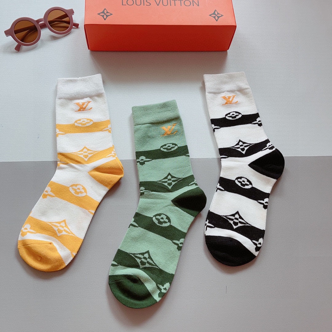 LOUIS VUITTON CREW SOCKS 209979 (1 BOX)