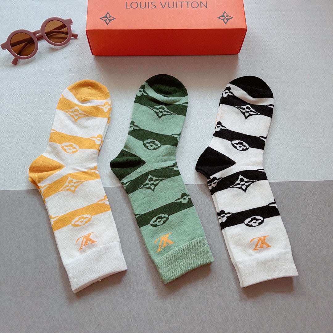 LOUIS VUITTON CREW SOCKS 209979 (1 BOX)