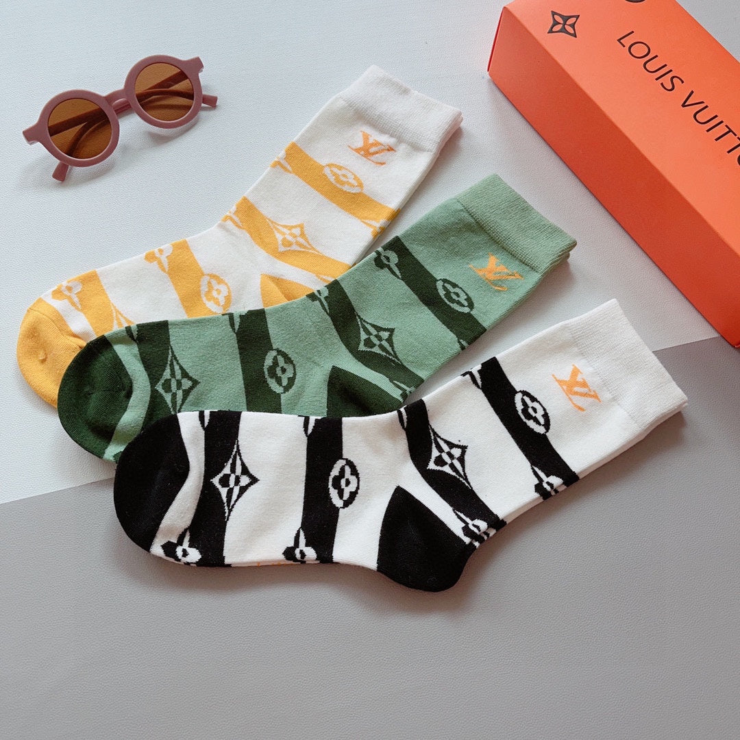 LOUIS VUITTON CREW SOCKS 209979 (1 BOX)