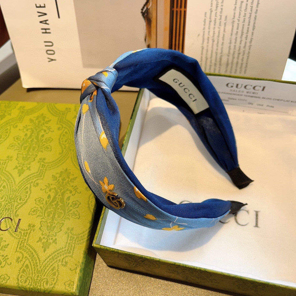 GUCCI HAIRBAND WITH FLOWER PRINT IN CORNFLOWER BLUE SILK 398862