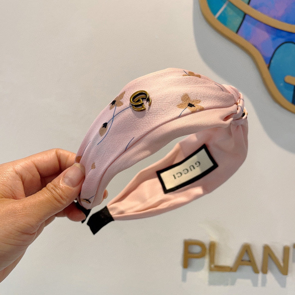 GUCCI HAIRBAND WITH FLOWER PRINT IN BABY PINK SILK 398863