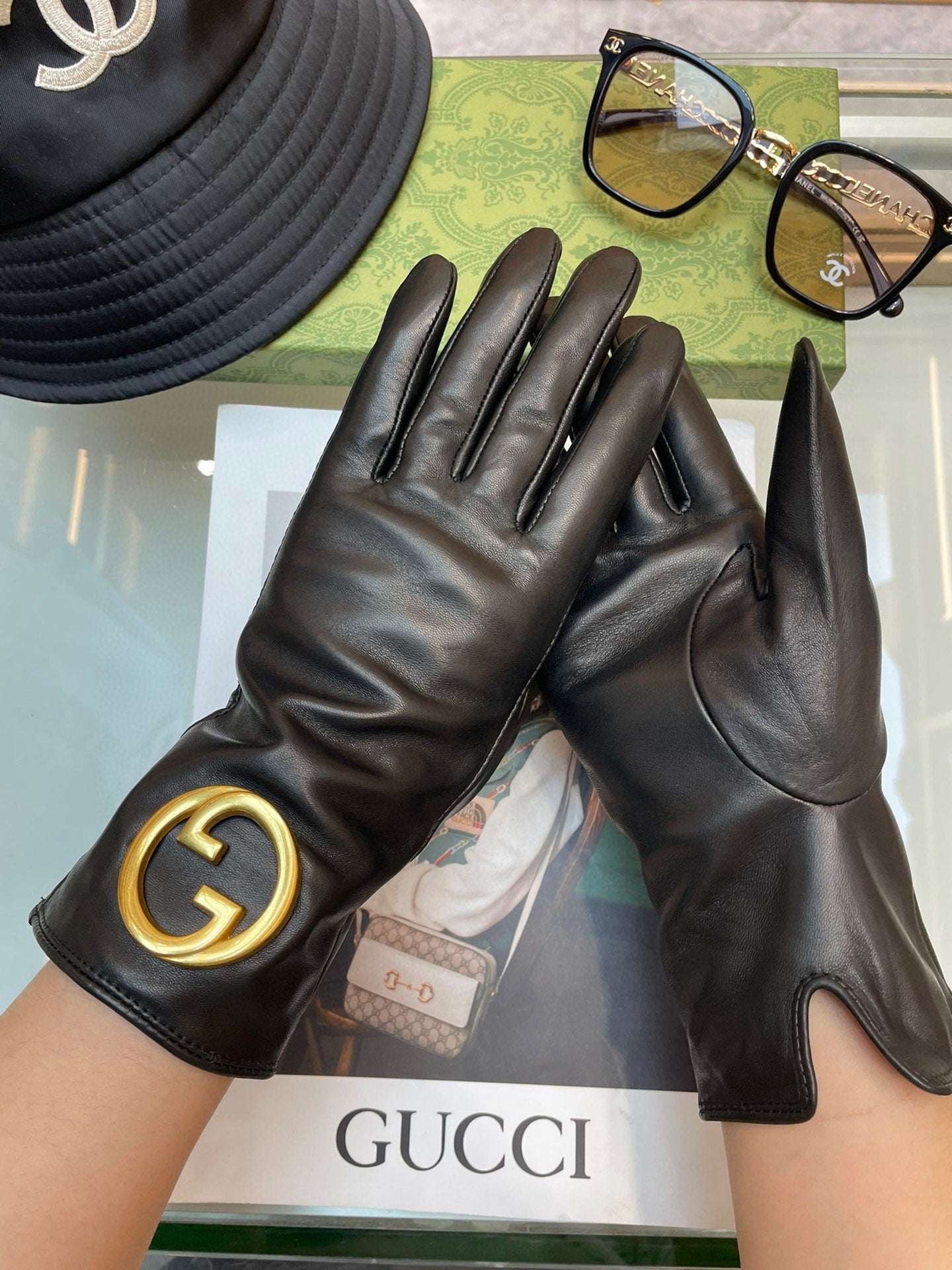 GUCCI GLOVES IN BLACK SHEEPSKIN WITH CASHMERE LINING 432595