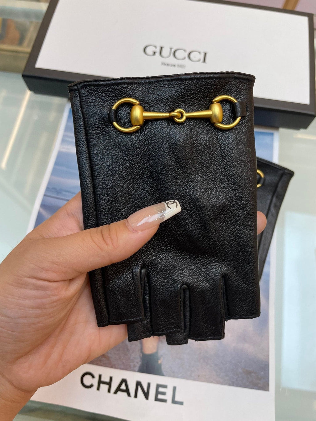 GUCCI FINGERLESS GLOVES IN BLACK LAMBSKIN WITH GOLD HORSEBIT 432606