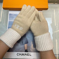 LOUIS VUITTON GLOVES IN WHEAT TAN MIX WHITE WOOL 458572