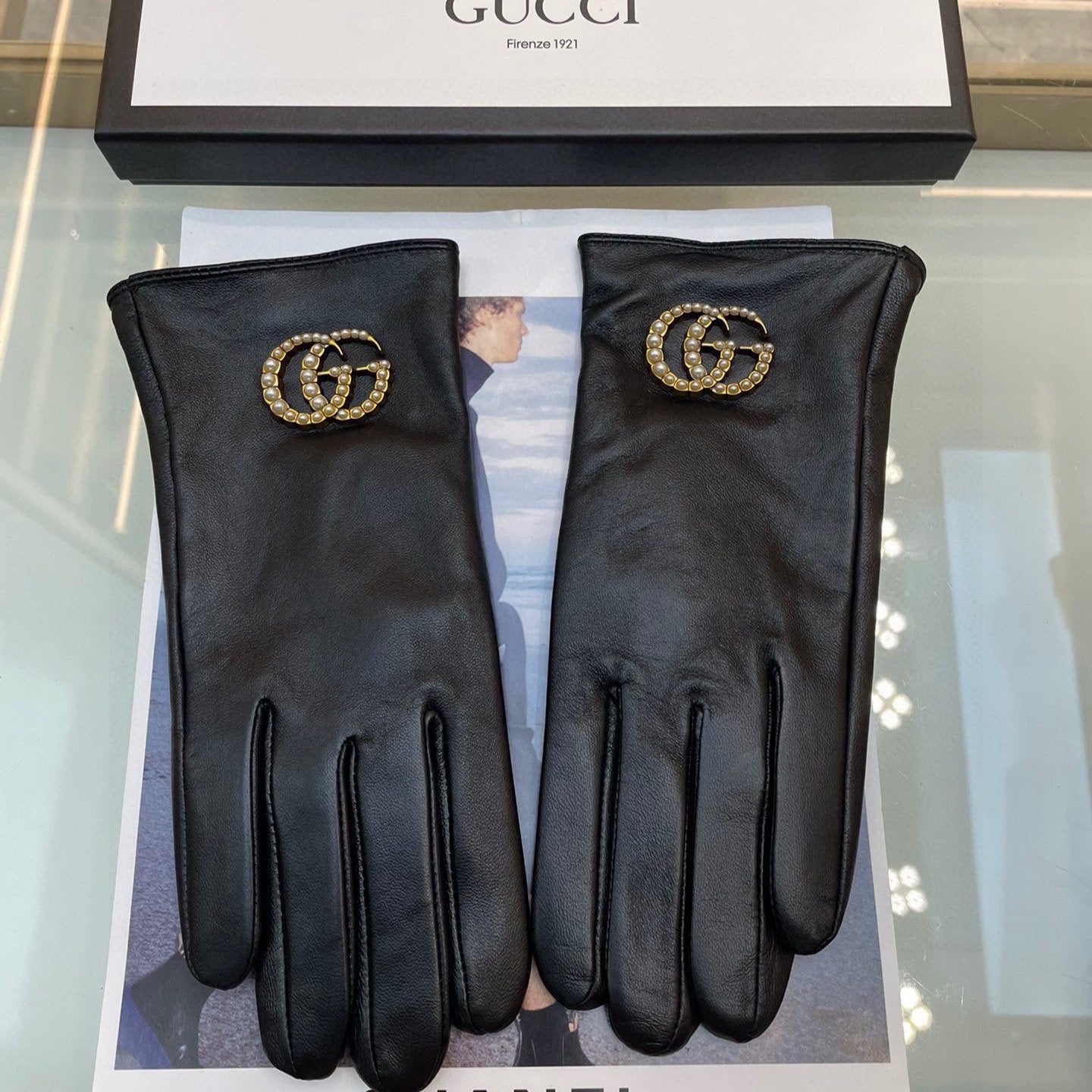 GUCCI GLOVES IN BLACK LAMBSKIN AND FLEECE LINING 465050