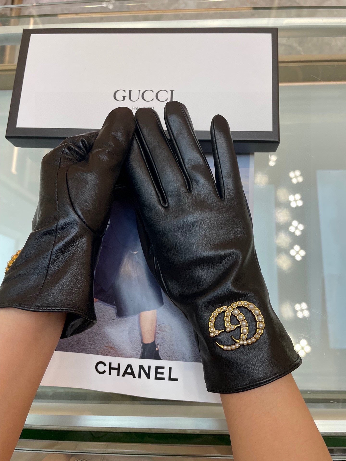 GUCCI GLOVES IN BLACK LAMBSKIN AND FLEECE LINING 465050