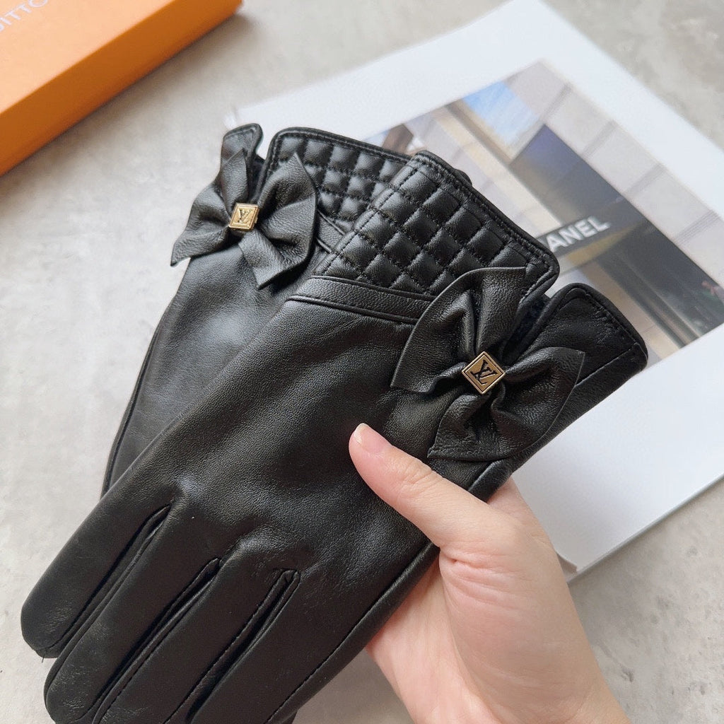 LOUIS VUITTON GLOVES IN BLACK LAMBSKIN 120197