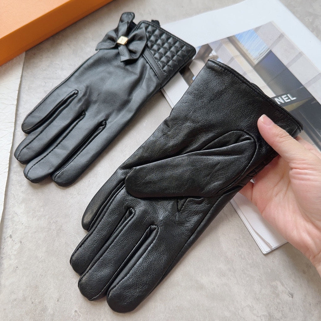 LOUIS VUITTON GLOVES IN BLACK LAMBSKIN 120197