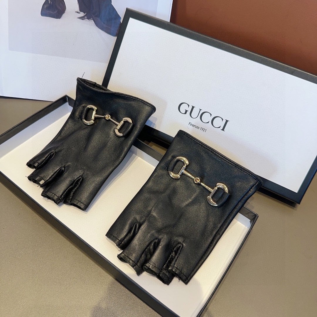 GUCCI FINGERLESS GLOVES IN BLACK LAMBSKIN 436035