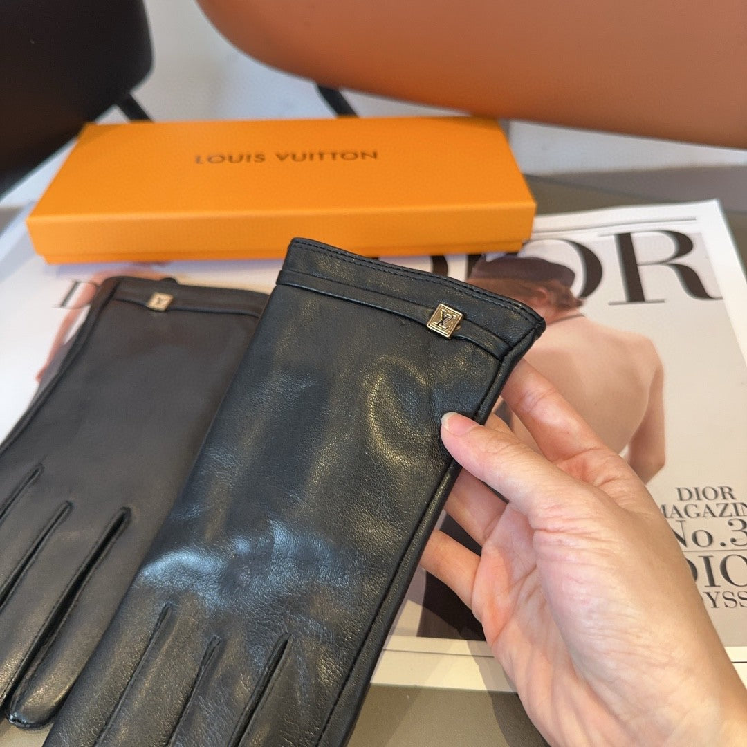 LOUIS VUITTON LV GLOVES IN BLACK LAMBSKIN 466818