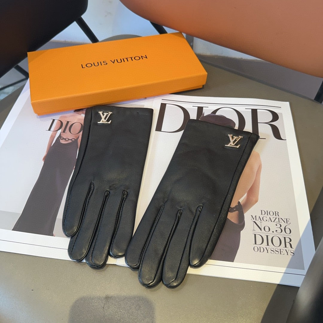 LOUIS VUITTON LV GLOVES IN BLACK LAMBSKIN 462302
