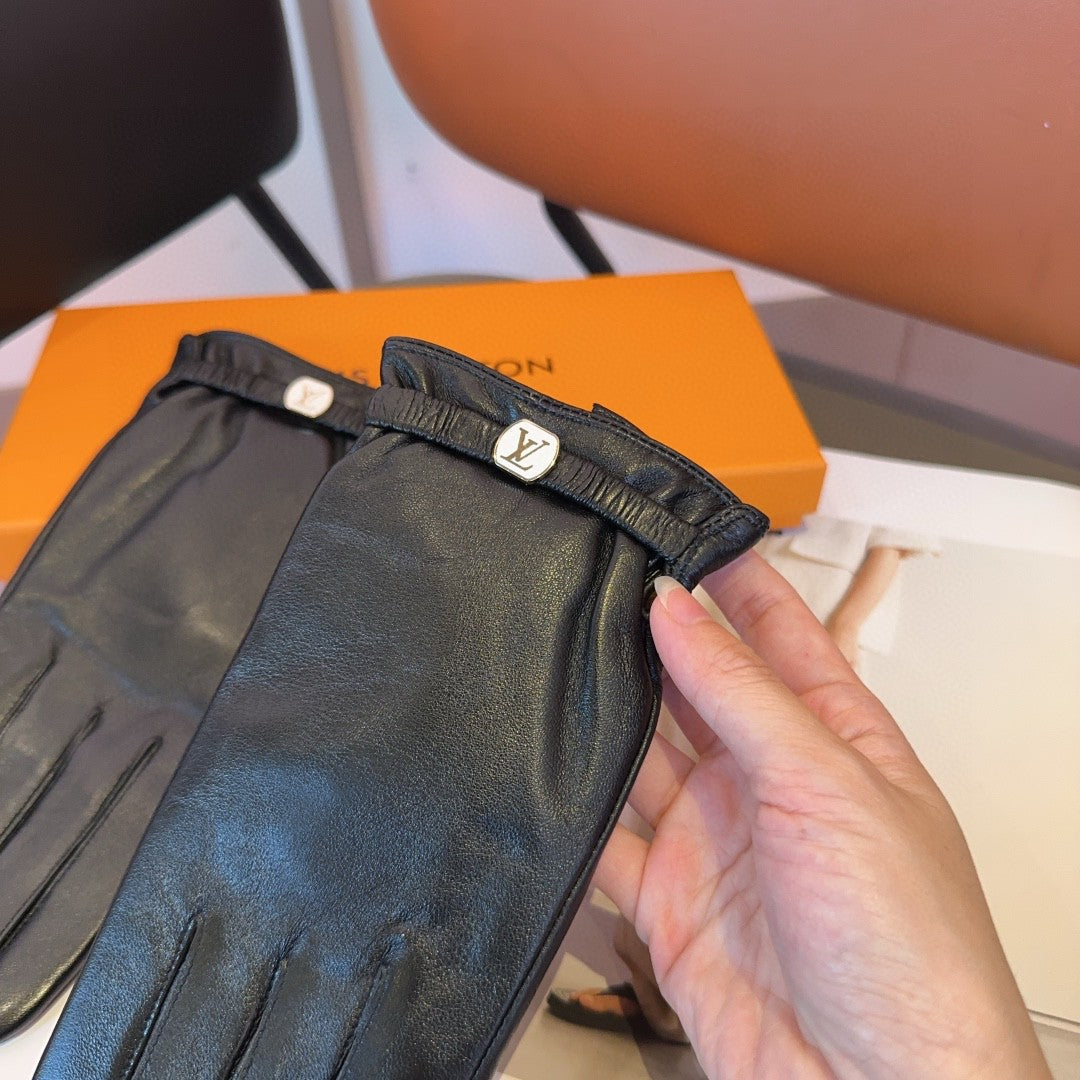 LOUIS VUITTON LV GLOVES IN BLACK LAMBSKIN 462377