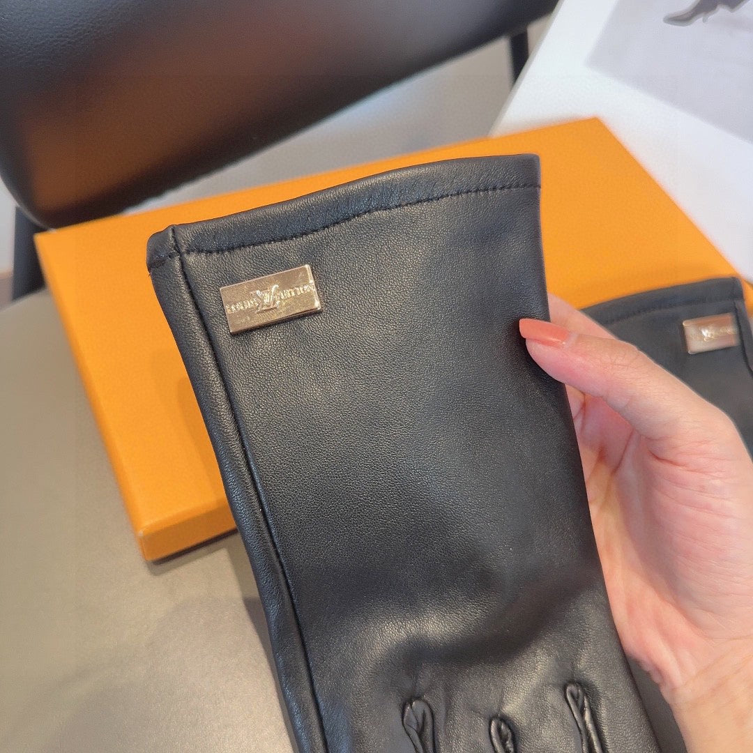 LOUIS VUITTON LV GLOVES IN BLACK LAMBSKIN 463894