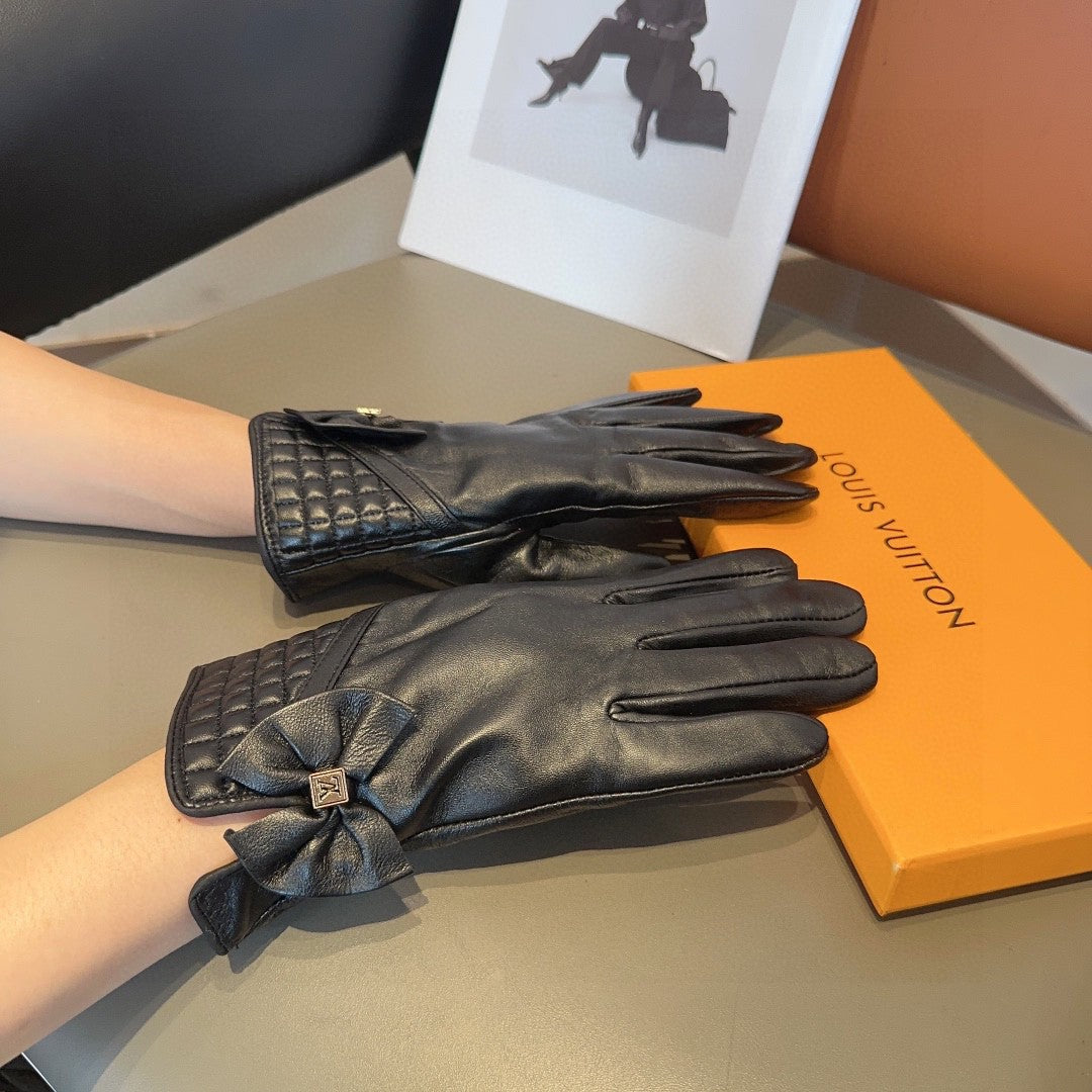 LOUIS VUITTON LV GLOVES IN BLACK LAMBSKIN 465812