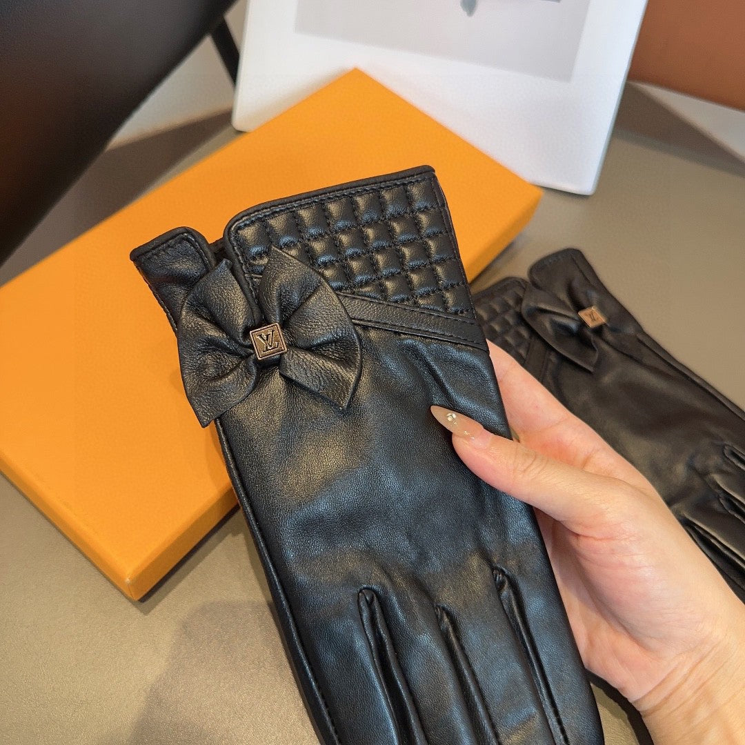 LOUIS VUITTON LV GLOVES IN BLACK LAMBSKIN 465812