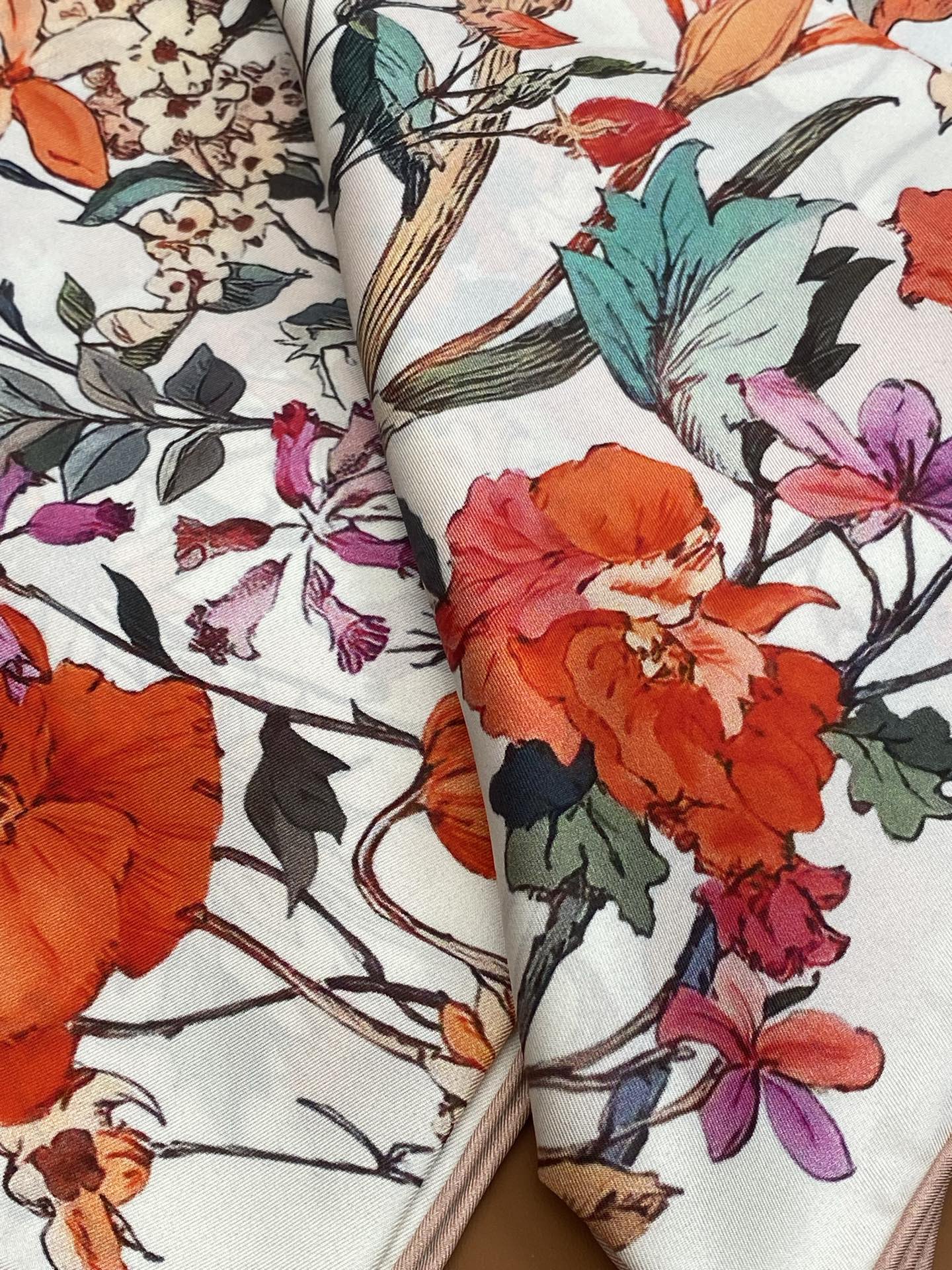 DIOR SCARF 90 CM IN SILK FABRIC 703662