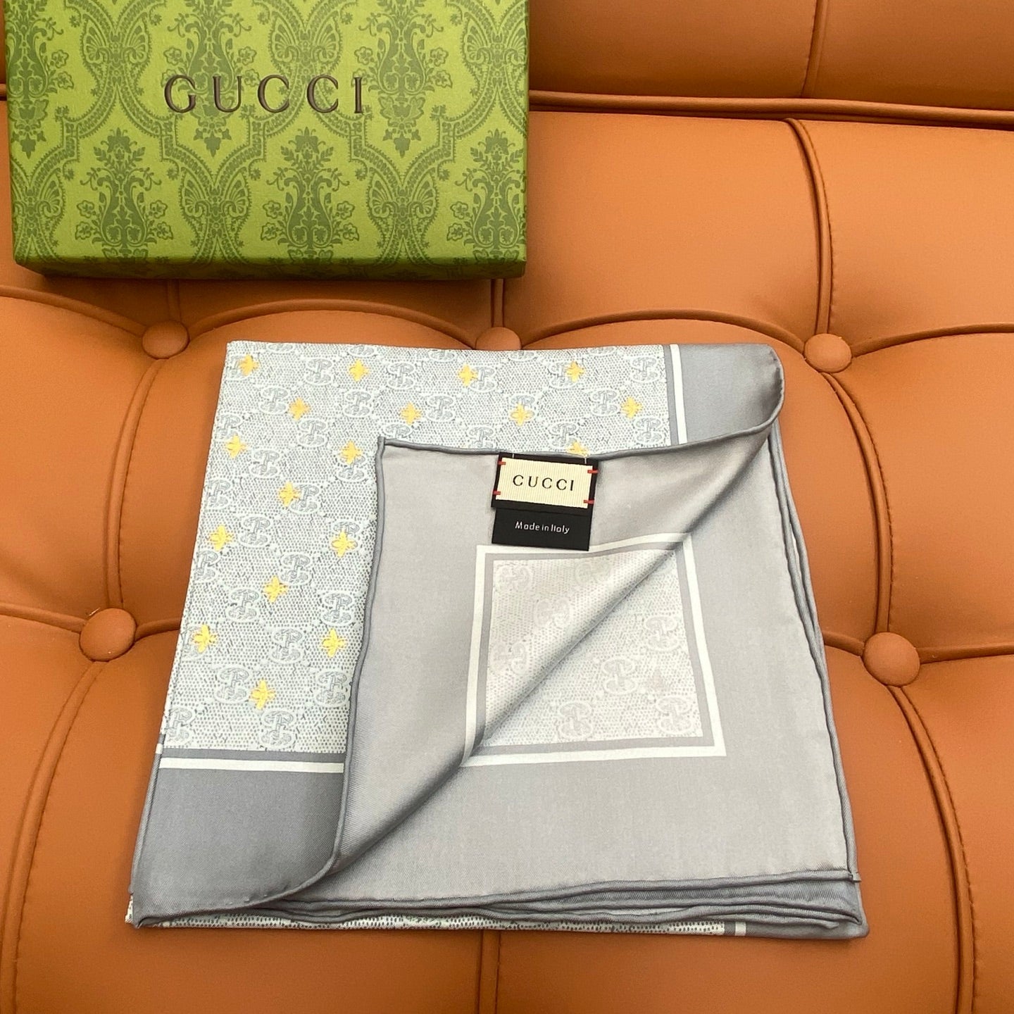 GUCCI 25S SCARF 90 IN SILK 709694