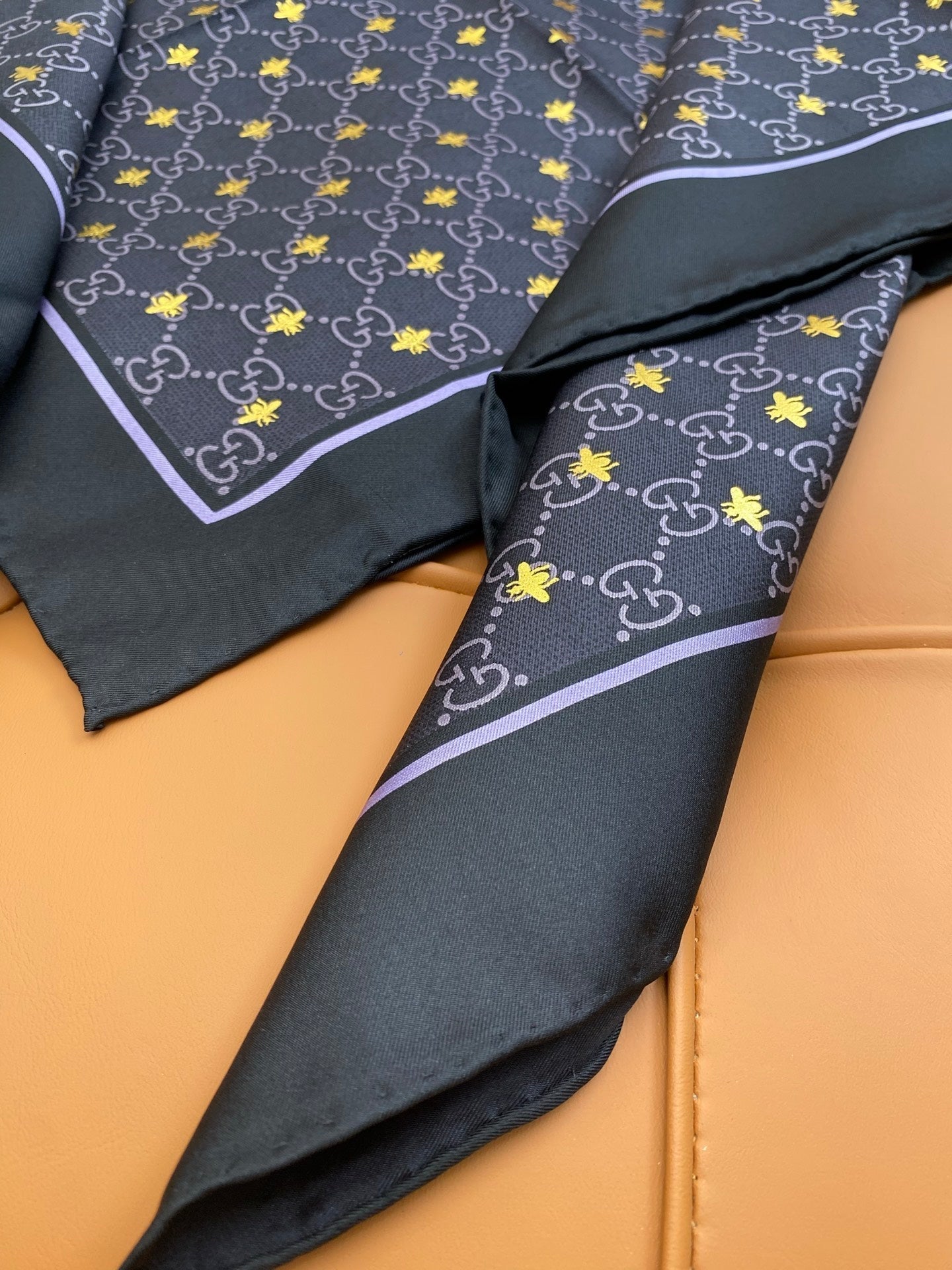 GUCCI 25S SCARF 90 IN SILK 709695