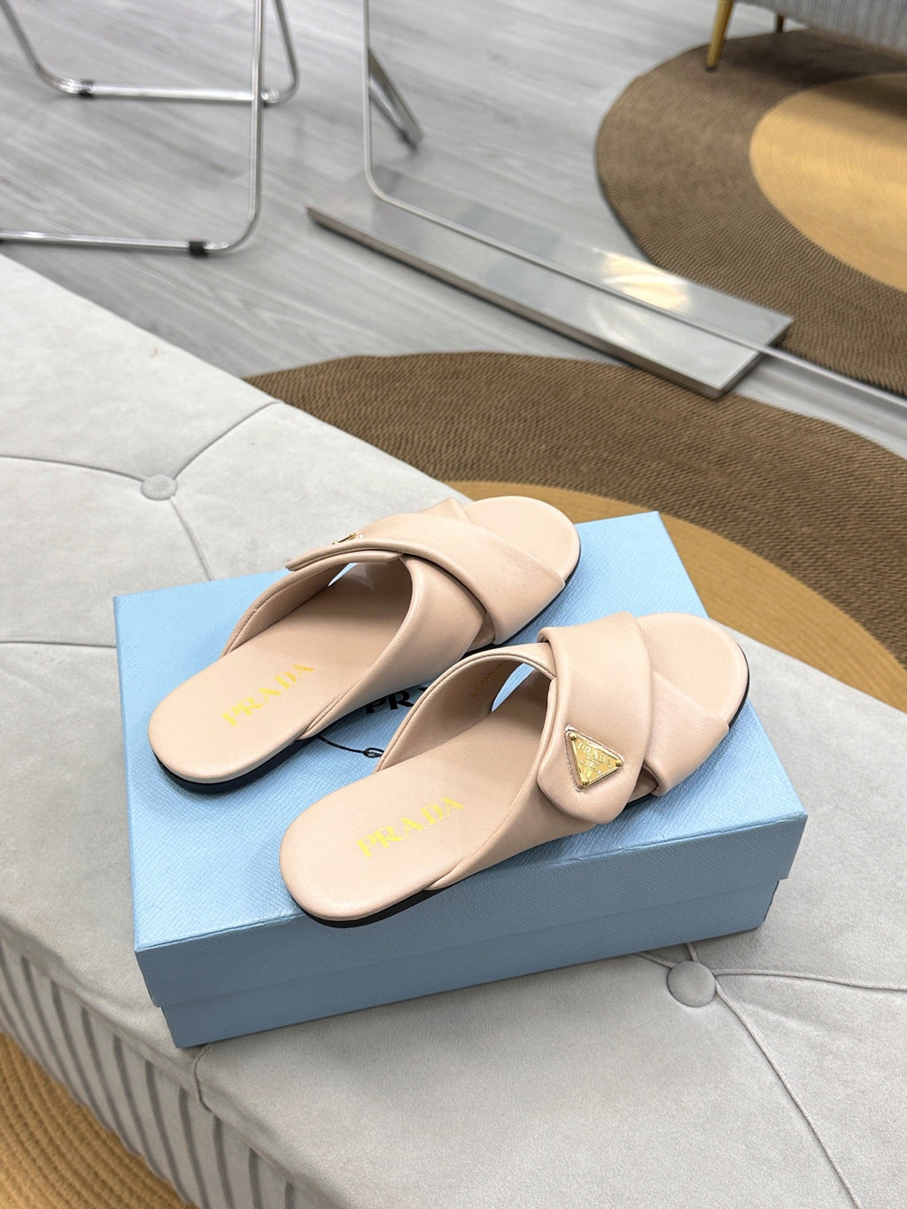PRADA 25S SLIDE SANLS IN BEIGE CALFSKIN LOGO